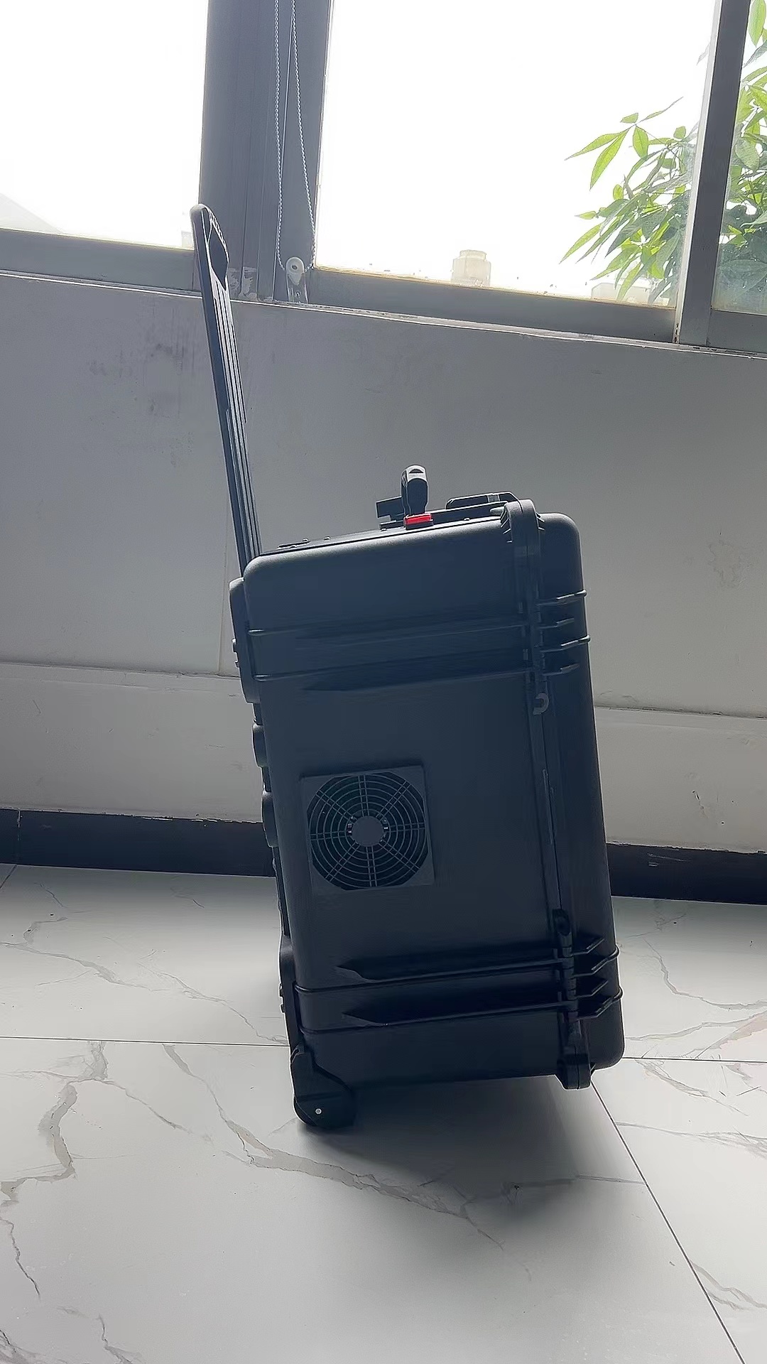 商水手拉箱型移动通信干扰器